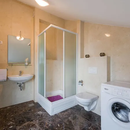 Salena Apartament *