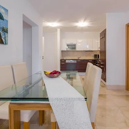 Salena Apartament *