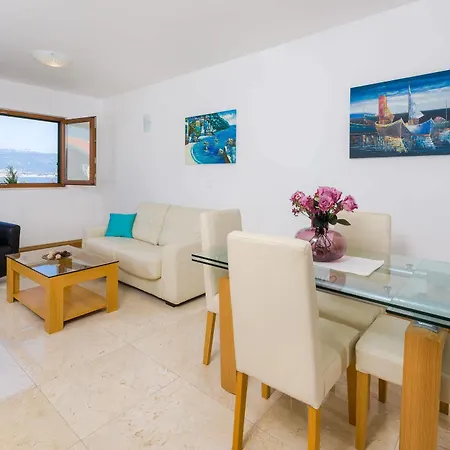 Apartament Salena *